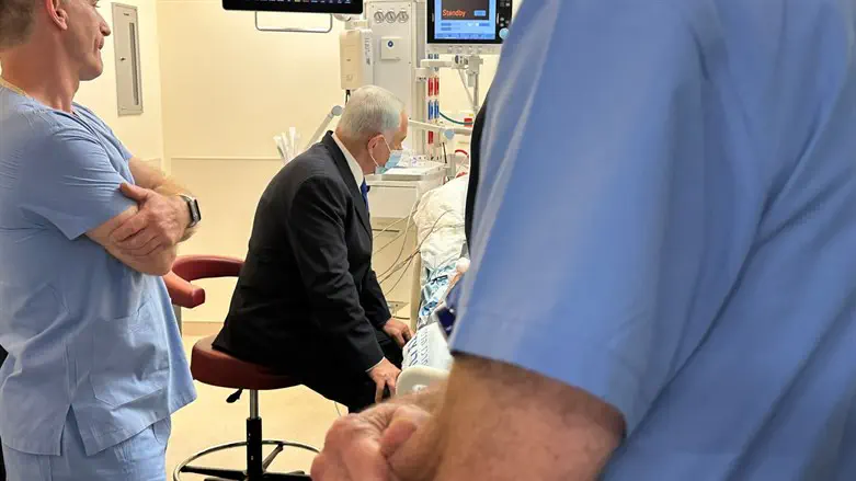 נתניהו מבקר את הפצועים