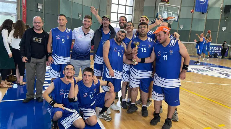 שחקני נבחרת לב בנימין היום באירוע הגמר הגדול