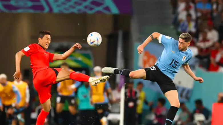 שחקני אורוגוואי ודרום-קוריאה. נפרדו בתיקו 0:0