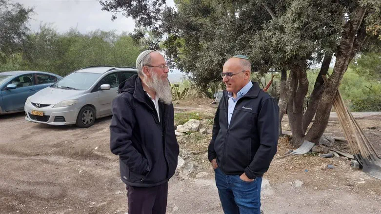 יגאל דילמוני עם הרב שמואל וונדי