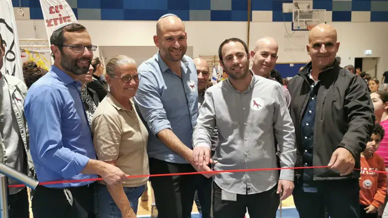 חנוכת היכל הספורט בבנימין