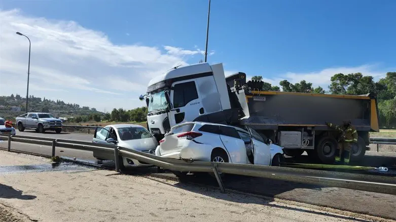 זירת התאונה סמוך לכפר דניאל