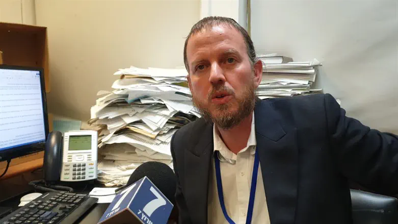 אברהם יוסטמן