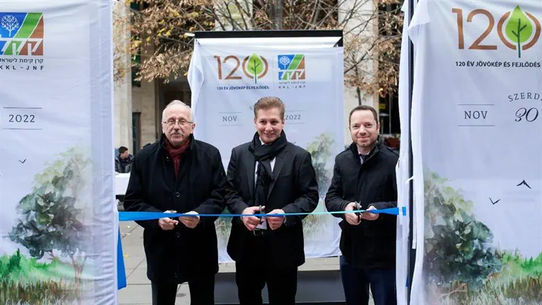 חנוכת התערוכה בהונגריה