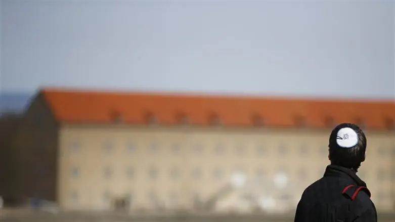 Еврей в кипе в Германии