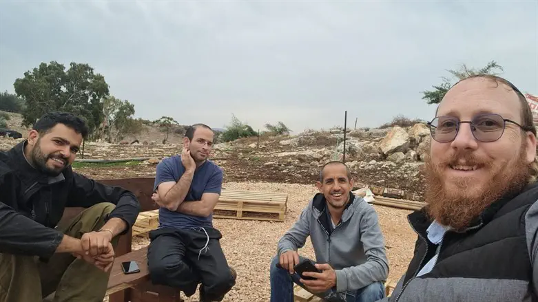 קרומבי עם אנשי רמת ארבל