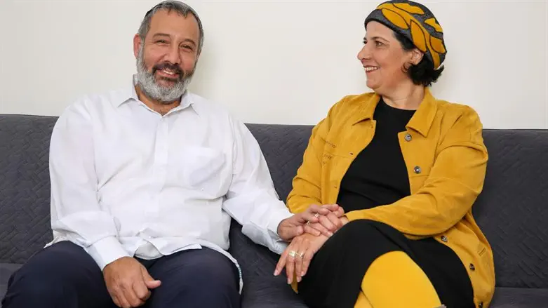 הרב יוסי והרבנית שרה מייכור