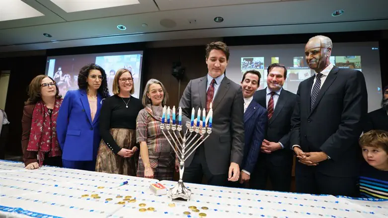 ג'סטין טרודו בהדלקת הנרות בטקס