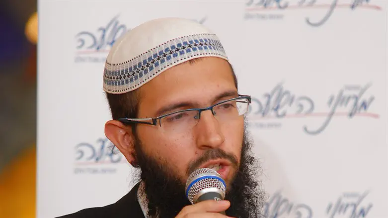 מרכז שוקק חיי תורה. הרב אלפסי