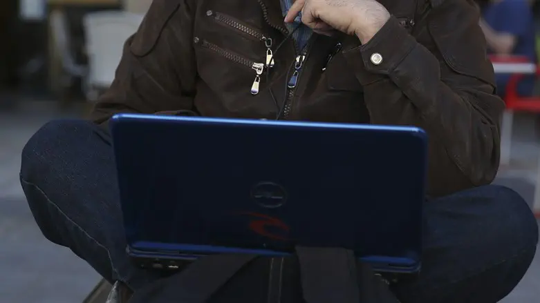 Антисемитизм онлайн