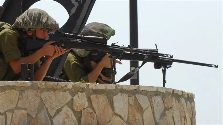 Sniper rifle (illustration)