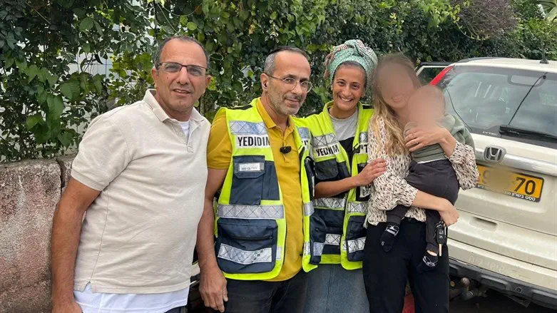 מתנדבי ידידים לאחר החילוץ