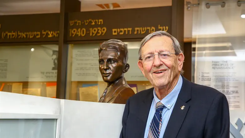 "פתאום סיפרו לי שאין לי אבא, זו המכה הכי גדולה שחטפתי בחיים". יאיר שטרן