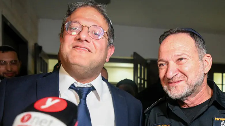 השר המיועד איתמר בן גביר עם מפכ"ל המשטרה יעקב שבתאי