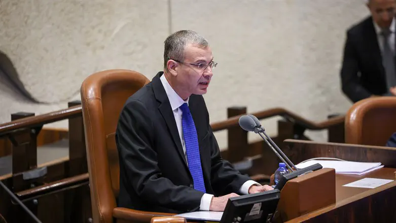 בעבר ויתר על תפקיד שר המשפטים כשראה שלא תהיה לו השפעה. יושב ראש הכנסת יריב לוין