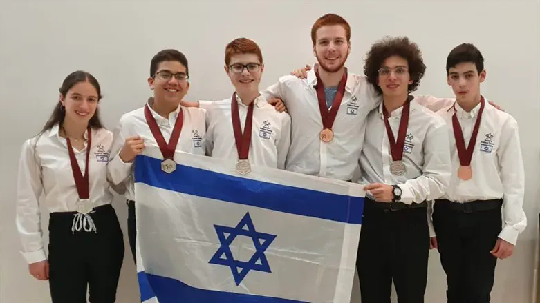 Israel's junior science team
