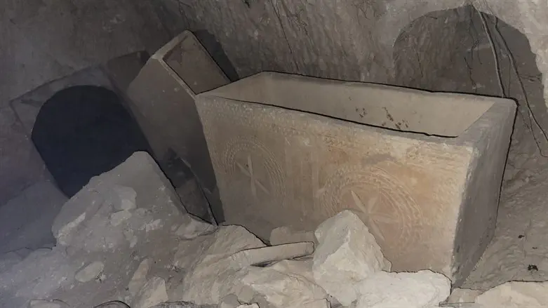 קבר מלפני כ-2000 שנה