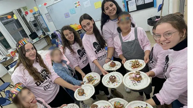 חנוכה של אור ושמחה