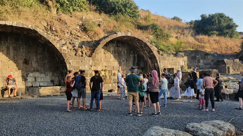סיור מודרך לחנוכה בעין קשתות