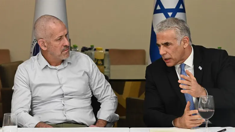 לפיד ורונן בר