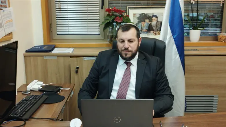 ח"כ הרב עמיחי אליהו במהלך השיחה