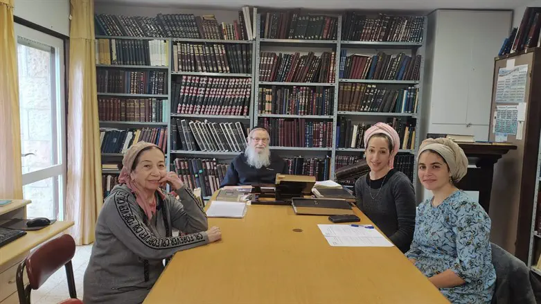 מנהלות הפורום עם הרב זלמן והרבנית שולמית מלמד