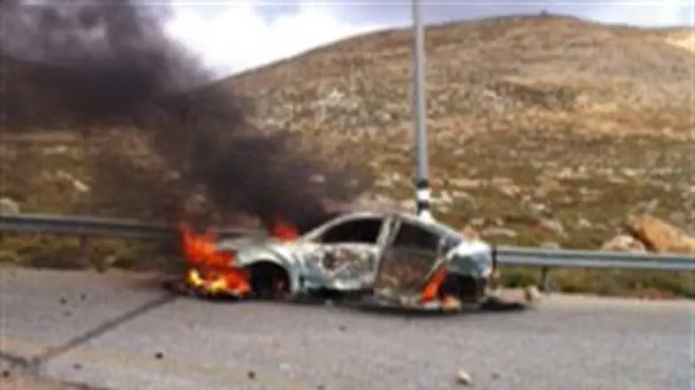 הניידת שעלתה באש