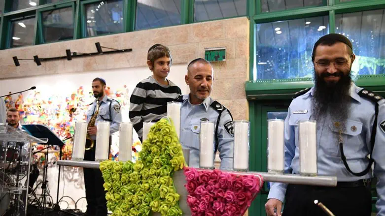 רב המשטרה, ממ"ז ירושלים בהדלקת נר ב'זכרון מנחם'