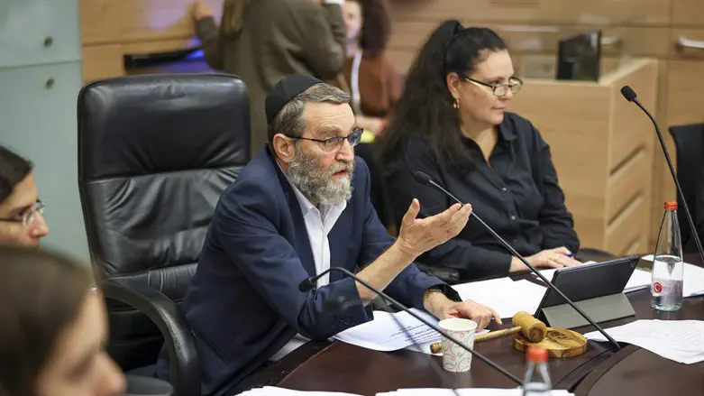 ח"כ משה גפני בועדת הכספים
