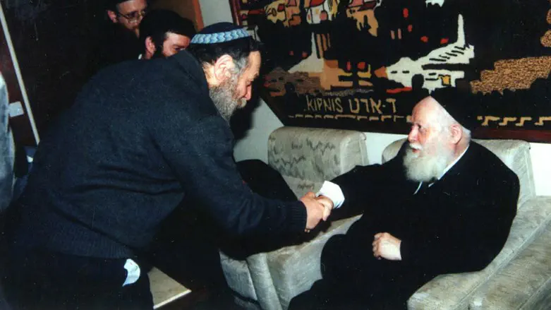 ר' אברום והרב דרוקמן בטרמינל