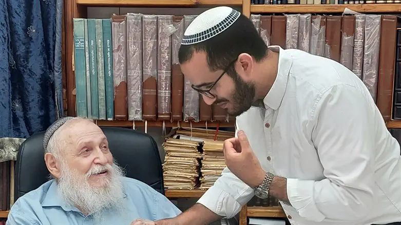 הרב עתניאל מנצור עם הרב דרוקמן