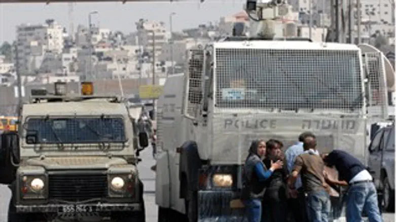 מתפרעים בקלנדיא