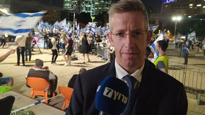 עו"ד יוסי פוקס