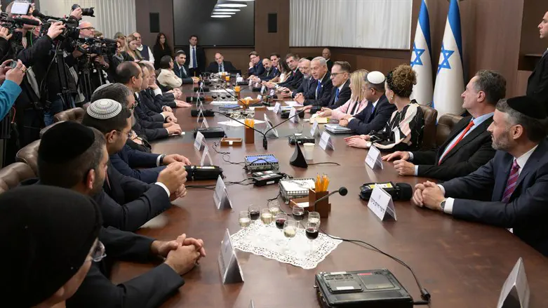 שרי הממשלה בישיבה הראשונה