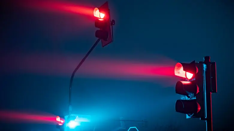 Красные сигналы светофоров