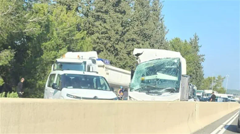 תאונת דרכים בכביש 1