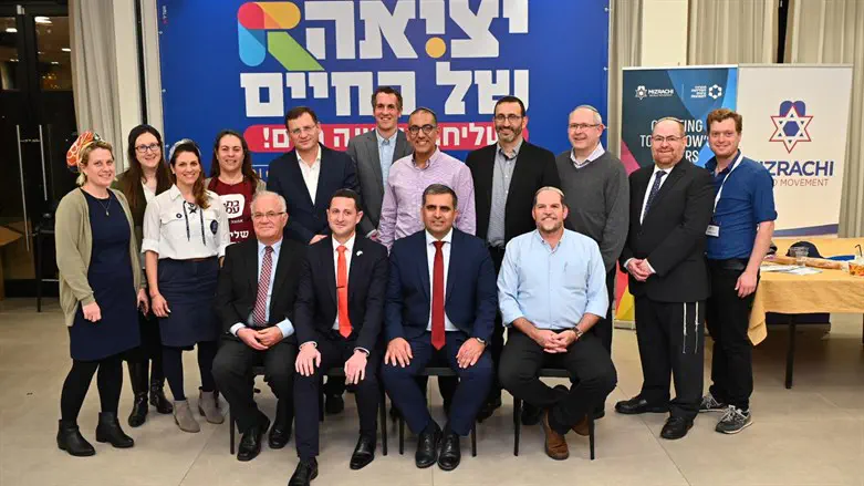 נציגי הארגונים בכנס השליחות עם השר אופיר סופר וח"כ אוהד טל