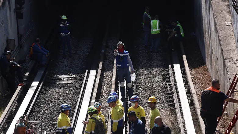 Rescue personnel work at scene of subway accident in Mexico City