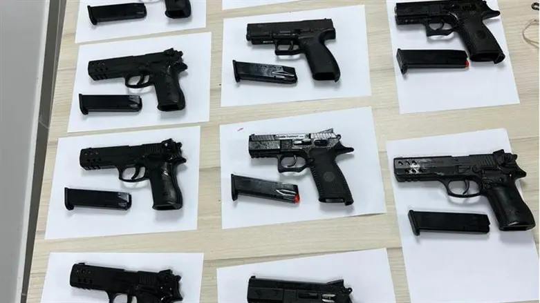 Guns seized during the foiled gun running attempt