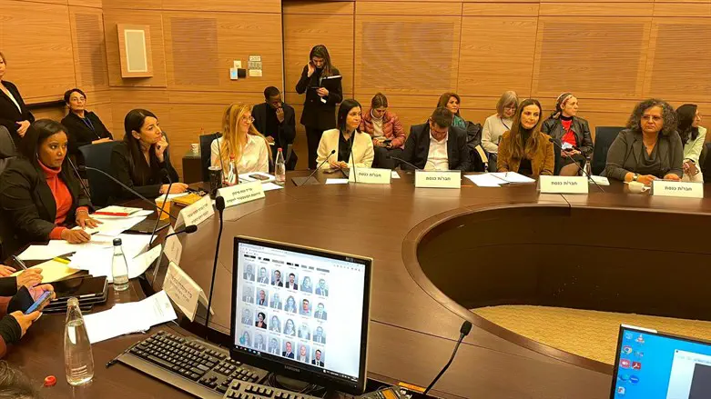 הוועדה לקידום מעמד האישה