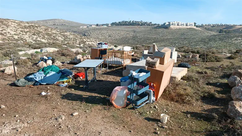 הציוד של המשפחות לאחר ההרס