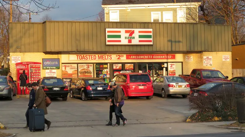 7-Eleven store