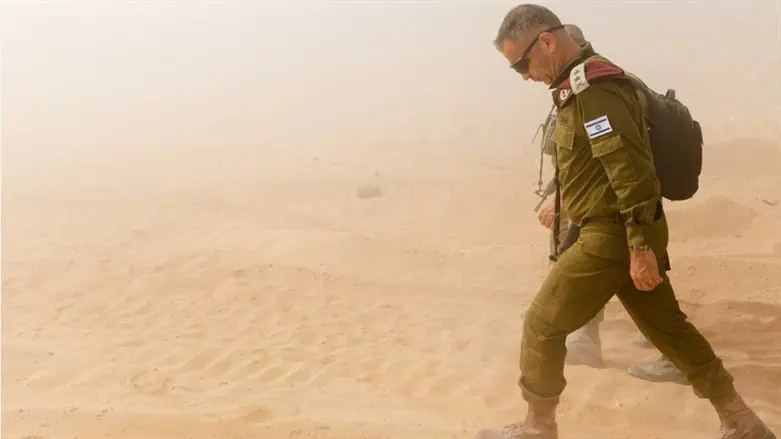 אביב כוכבי
