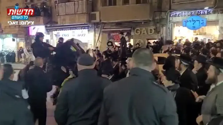 Haredi protesters in Jerusalem this evening