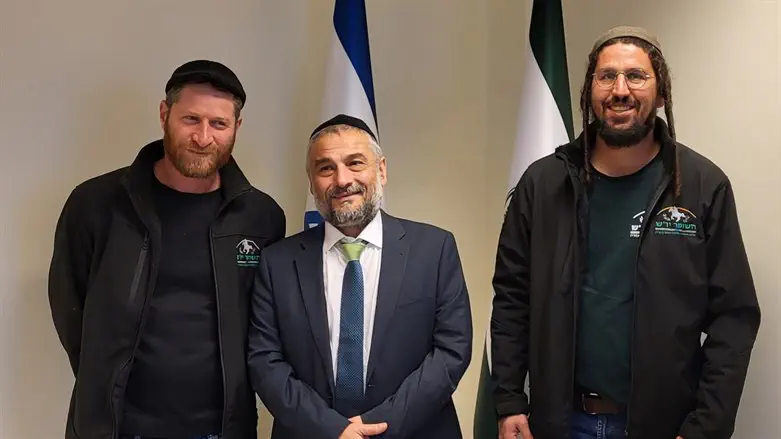 אבוטבול עם נציגי השומר יו"ש