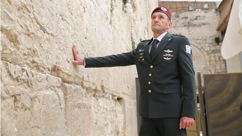Herzi Halevi at the Western wall