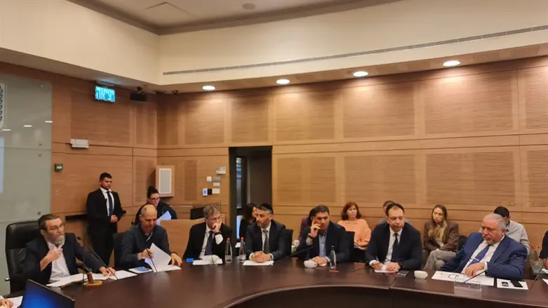 הדיון בוועדה