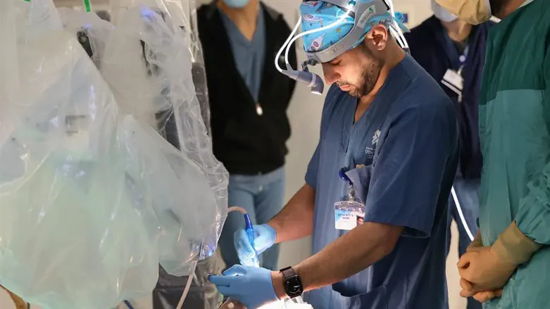 ביצוע הטיפול באיכילוב