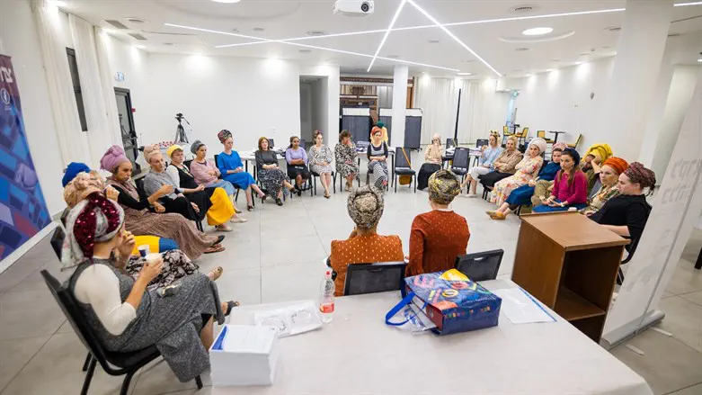 קרוס לקראת כלה של המכללה להלכה