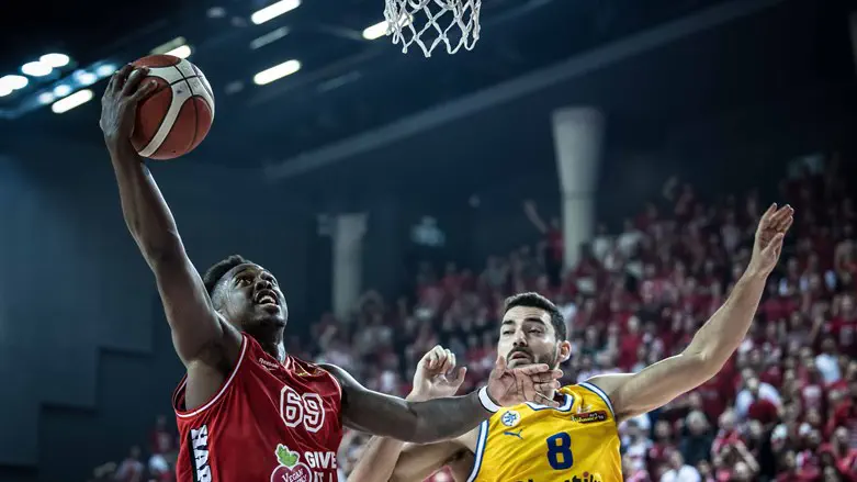 בראון. סחף את הפועל למקום הראשון